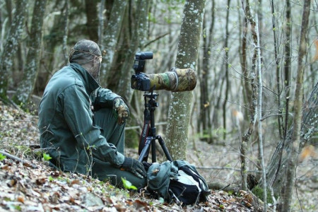 The main difference between wide-angle lenses and traps